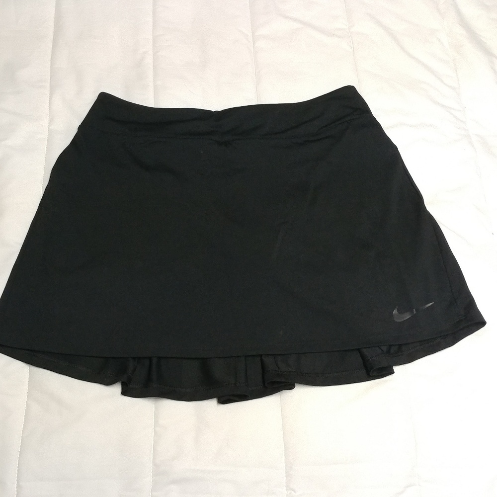 BRAND NEW nike golf skirt